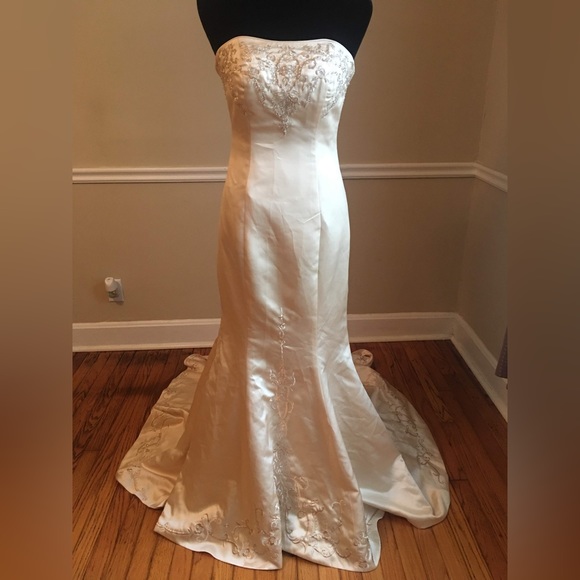 Champagne formal/wedding gown - Picture 1 of 6